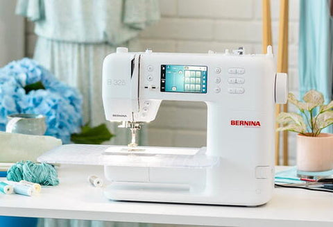 Bernina 325 (GEN 2) Sewing Machine (2025)