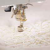 Bernina  770 QE PLUS Sewing Machine