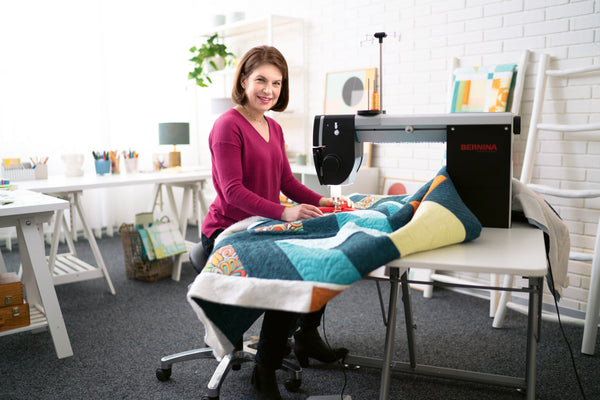 BERNINA Q 16 Longarm Quilting Machine and Horn Table Foldable